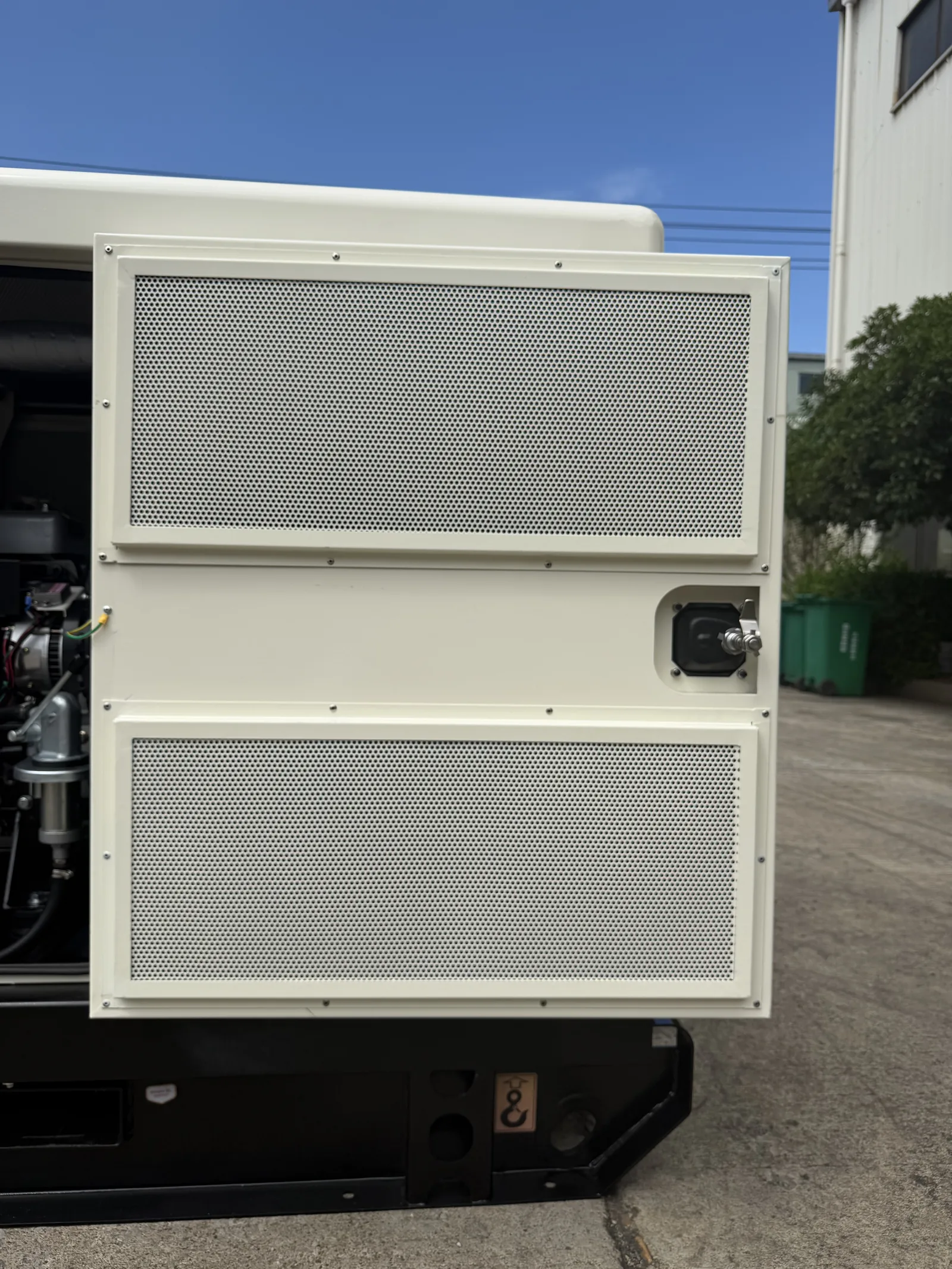 مولدة Yangdong 30 kVA سوبر سايلنت - 10