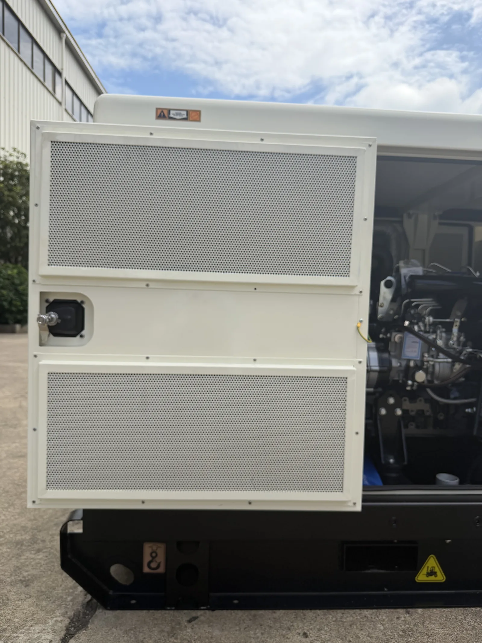 مولدة Yangdong 30 kVA سوبر سايلنت - 14